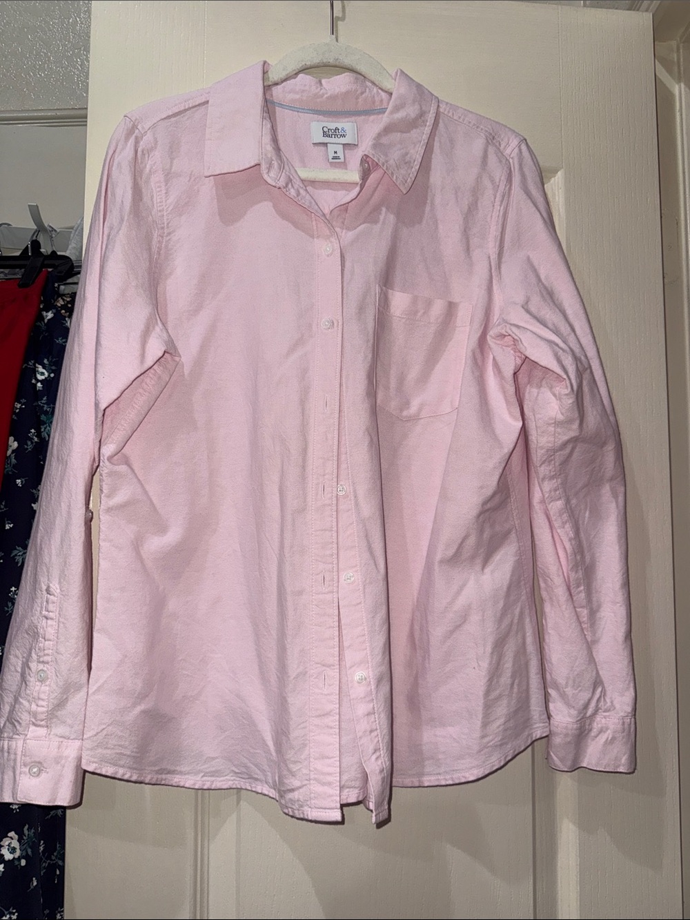Croft & Barrow women’s Light Pink Button-Down Shirt 100% Cotton Medium